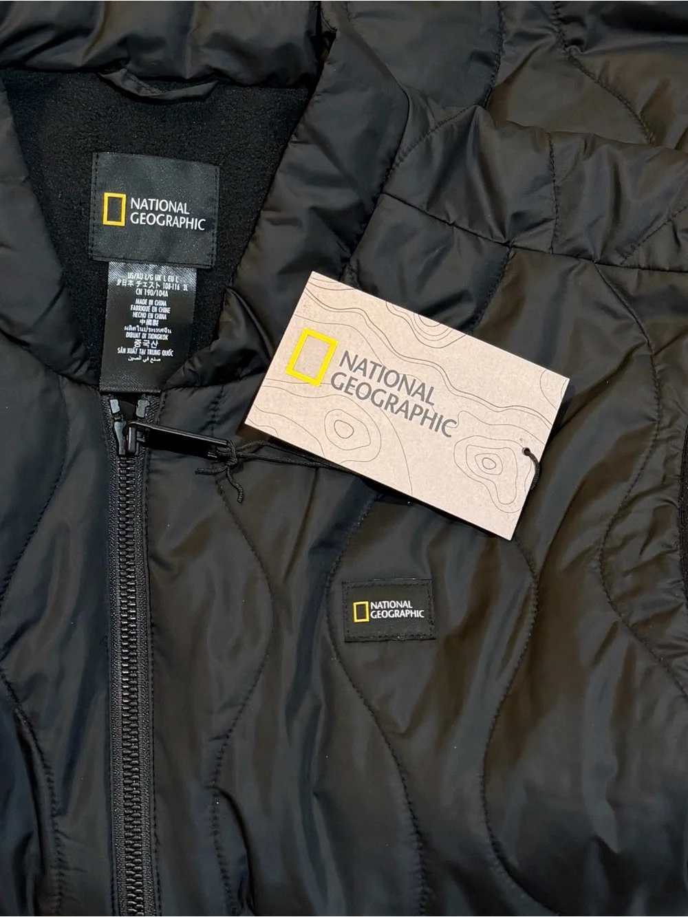 NEW NATIONAL GEOGRAPHIC FROM DISNEY PARKS FULL ZIP VEST IN BLACK SIZE LARGE